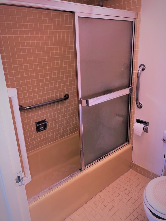 406 Paradise Road, Unit 4PHC Swampscott, MA 01907 - Photo 18 of 25 Gallery Image 18