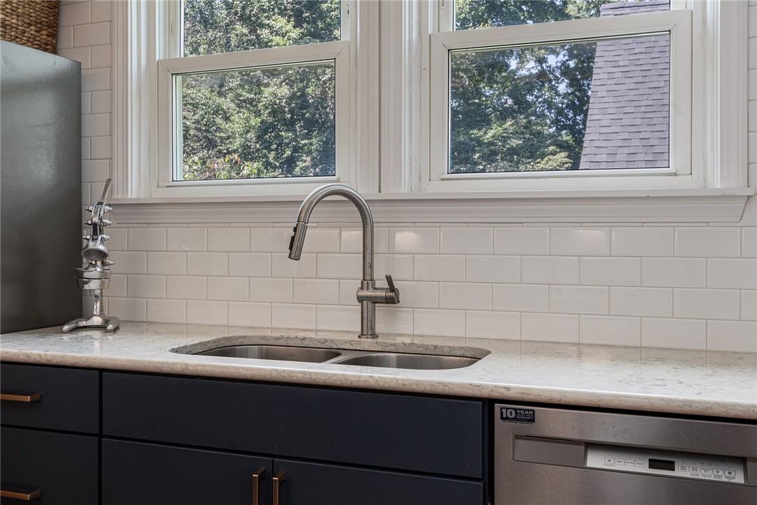 127 Irving Avenue, Unit 4 Providence, RI 02906 - Photo 17 of 29