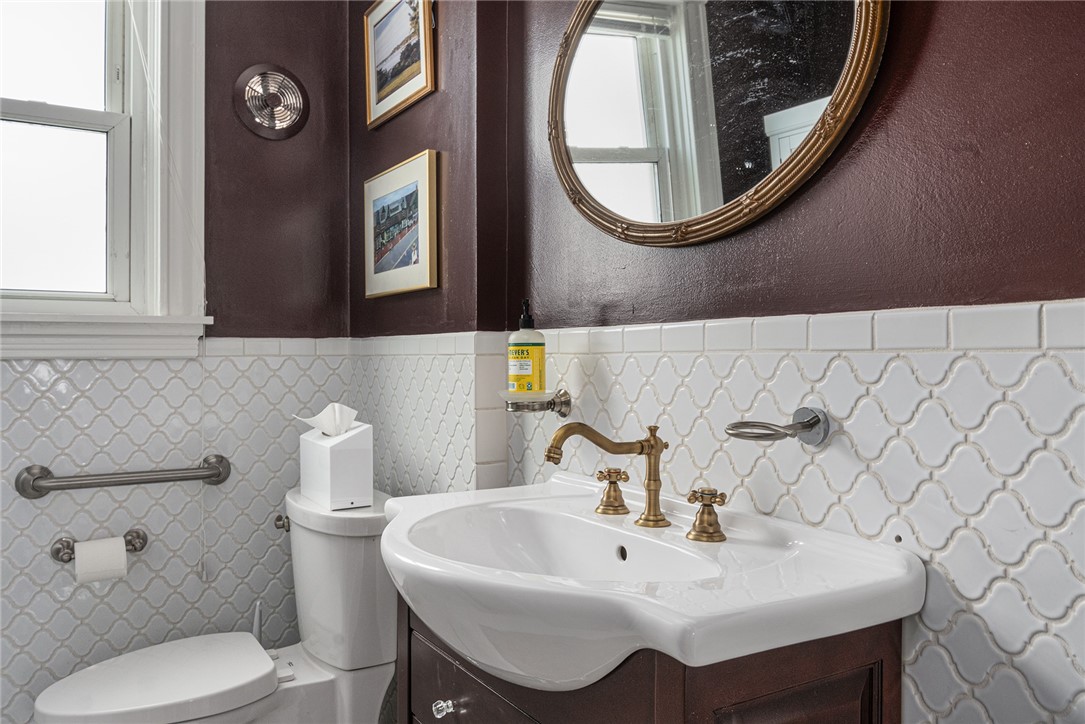 127 Irving Avenue, Unit 4 Providence, RI 02906 - Photo 23 of 29