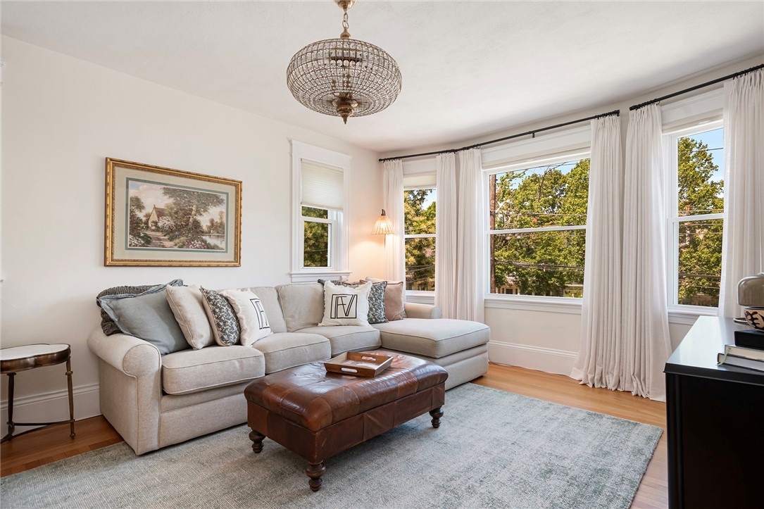 127 Irving Avenue, Unit 4 Providence, RI 02906 - Photo 4 of 29