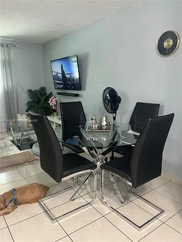 $180,000 | 606 West 81st Street, Unit 210, Hialeah, FL 33014