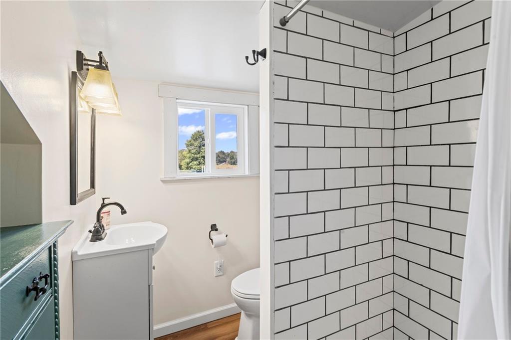 206 Lee Road Grove City, PA 16127 - Photo 39 of 44 Thoughtfully designed bath spaces add everyday function for family, guests, and farm life.