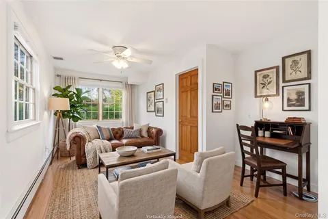 $1,550,000 | 2 West Oak Hill Drive, Oyster Bay, NY 11771