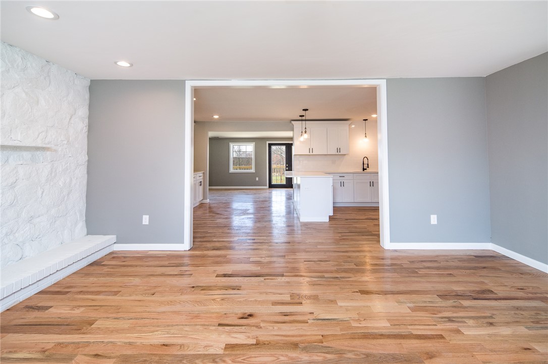 539 Angell Road Lincoln, RI 02865 - Photo 3 of 37 Gallery Image 3
