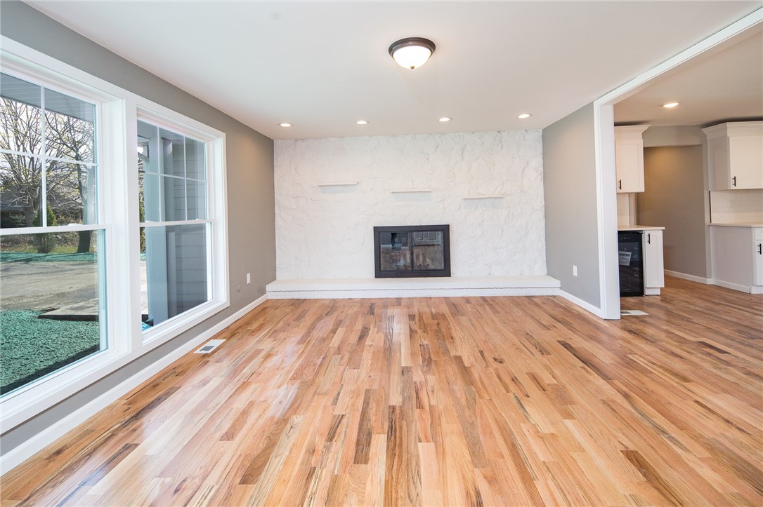 539 Angell Road Lincoln, RI 02865 - Photo 4 of 37 Gallery Image 4