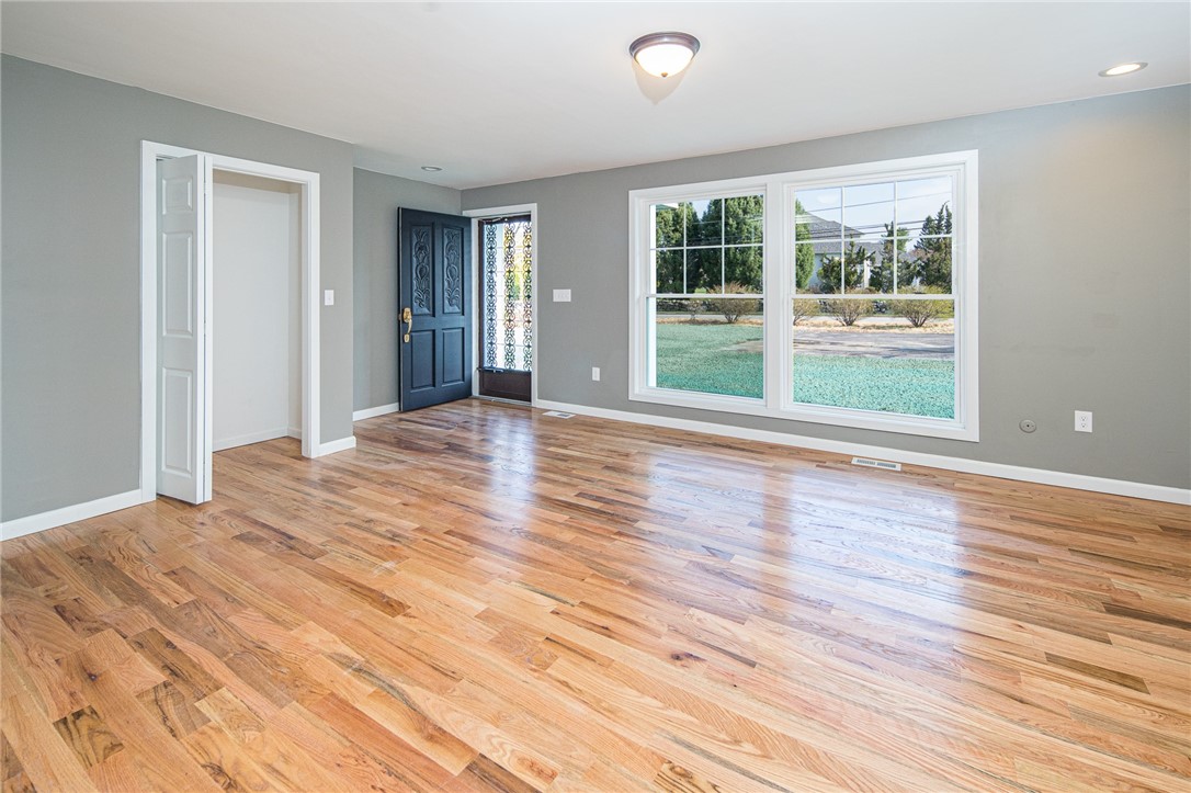 539 Angell Road Lincoln, RI 02865 - Photo 6 of 37 Gallery Image 6