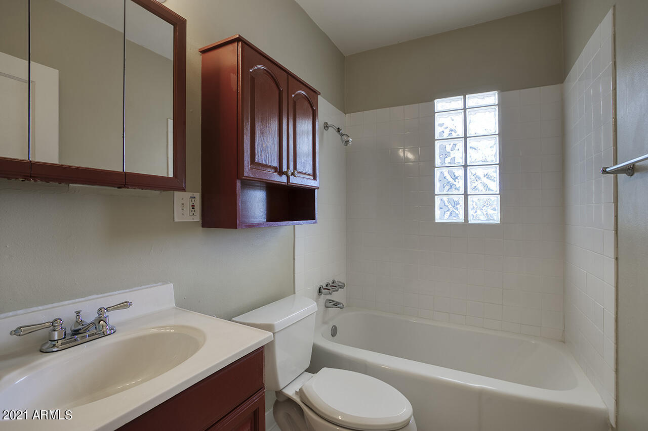3530 East Piccadilly Road Phoenix, AZ 85018 - Photo 13 of 24 piccadilly_16