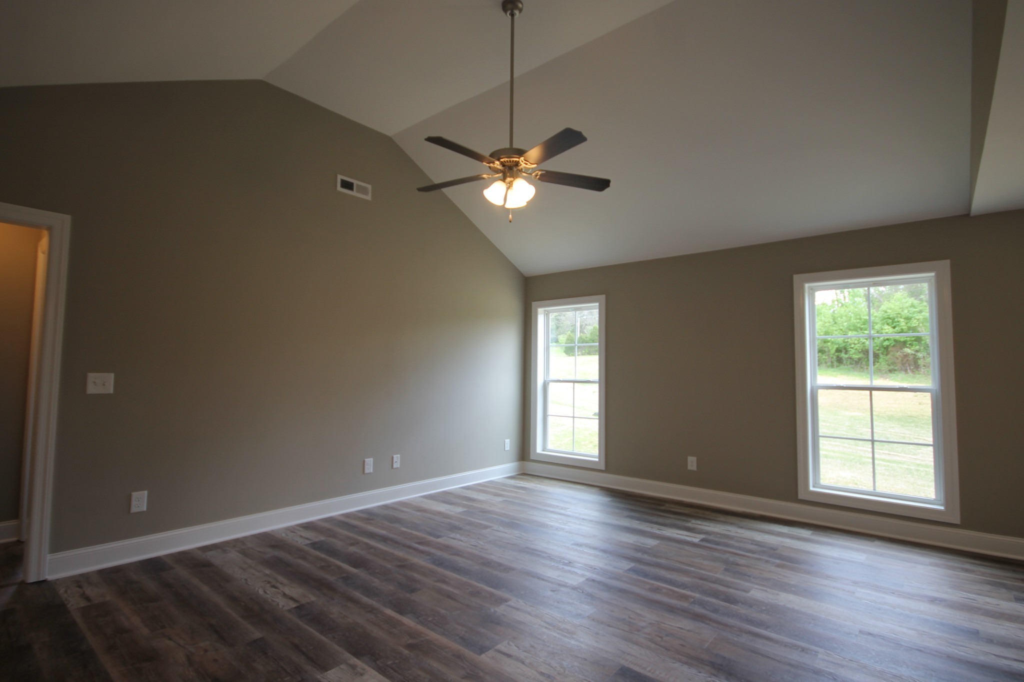 1611 Rugby Court Columbia, TN 38401 - Photo 8 of 28 Gallery Image 8