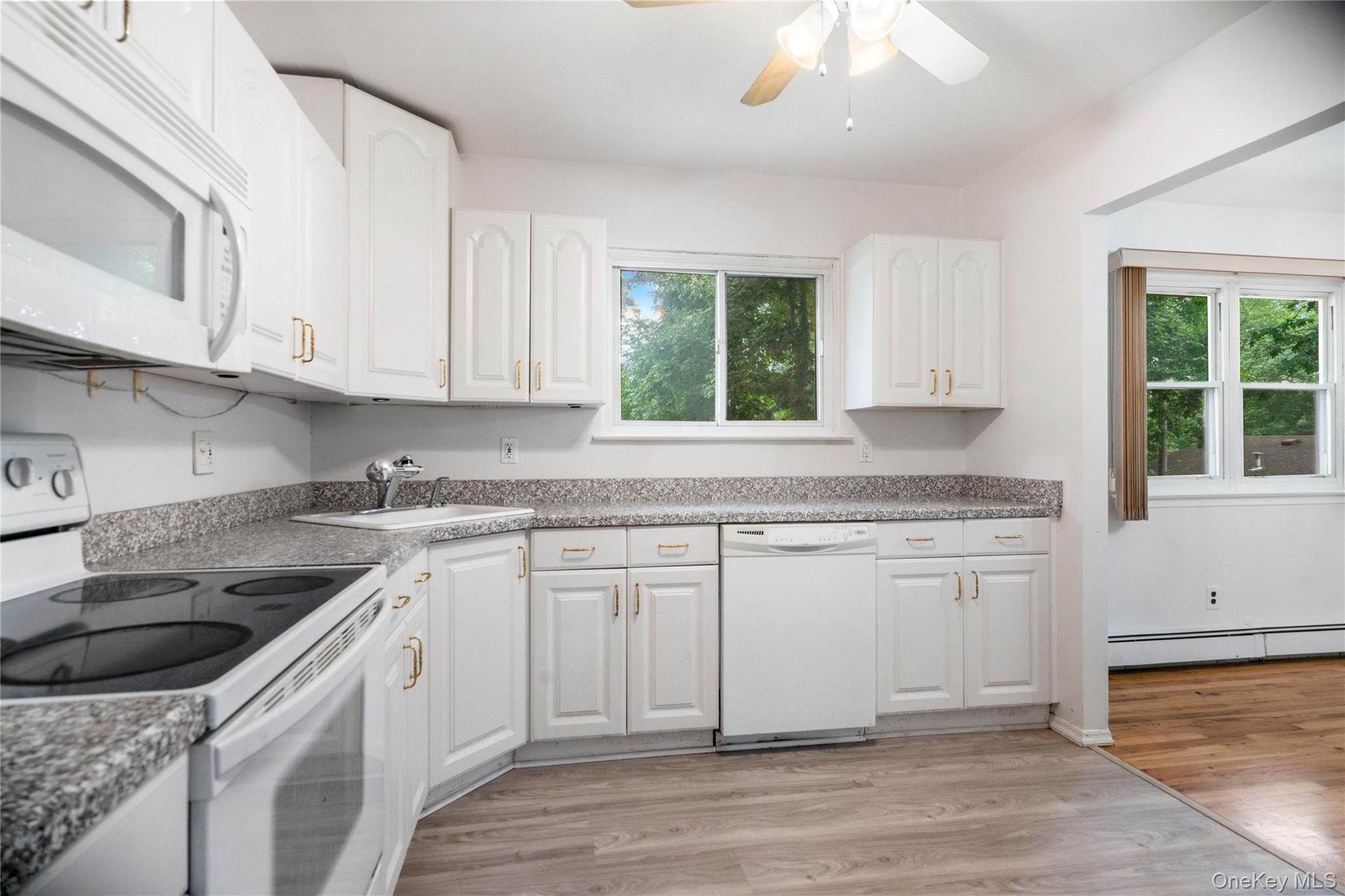 39 Wolf Hollow Road Centereach, NY 11720 - Photo 14 of 35