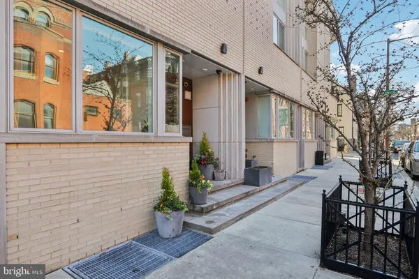 $3,390,000 | 207 South 22nd Street, Philadelphia, PA 19103