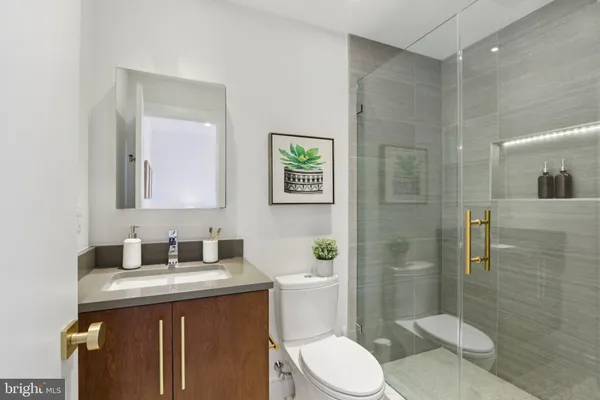 $3,390,000 | 207 South 22nd Street, Philadelphia, PA 19103