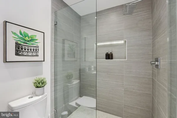 $3,390,000 | 207 South 22nd Street, Philadelphia, PA 19103