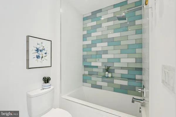 $3,390,000 | 207 South 22nd Street, Philadelphia, PA 19103