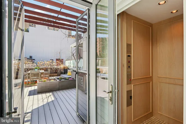 $3,390,000 | 207 South 22nd Street, Philadelphia, PA 19103