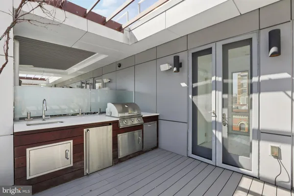 $3,390,000 | 207 South 22nd Street, Philadelphia, PA 19103