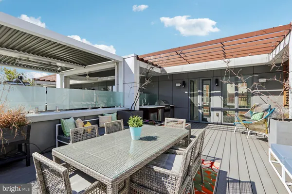 $3,390,000 | 207 South 22nd Street, Philadelphia, PA 19103