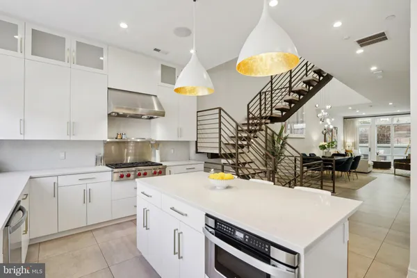 $3,390,000 | 207 South 22nd Street, Philadelphia, PA 19103