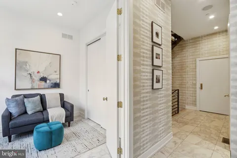 $3,250,000 | 207 South 22nd Street, Philadelphia, PA 19103