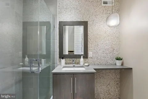 $3,250,000 | 207 South 22nd Street, Philadelphia, PA 19103