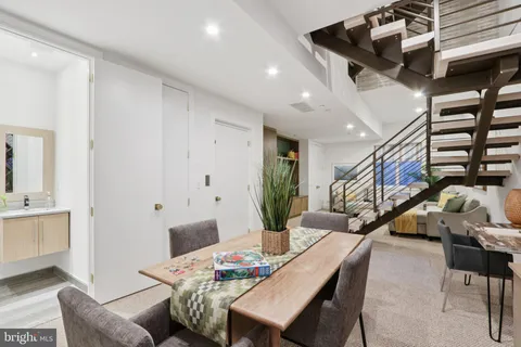 $3,250,000 | 207 South 22nd Street, Philadelphia, PA 19103