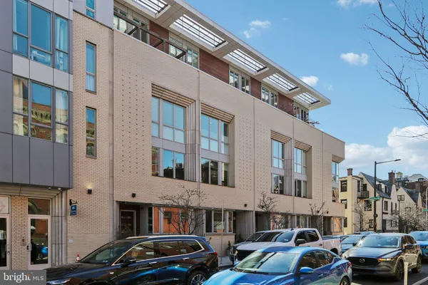$3,390,000 | 207 South 22nd Street, Philadelphia, PA 19103