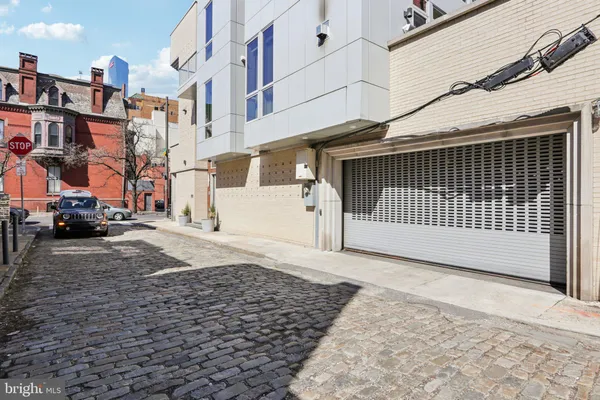 $3,390,000 | 207 South 22nd Street, Philadelphia, PA 19103