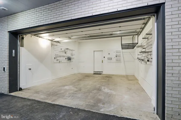 $3,390,000 | 207 South 22nd Street, Philadelphia, PA 19103