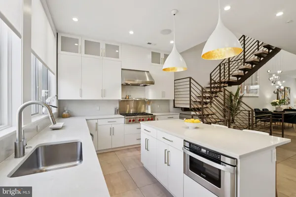 $3,390,000 | 207 South 22nd Street, Philadelphia, PA 19103