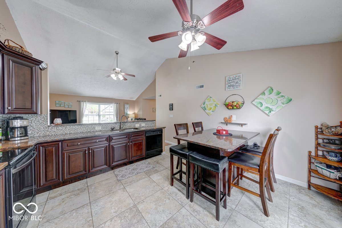 3025 Sable Ridge Lane Greenwood, IN 46142 - Photo 11 of 32 Gallery Image 11