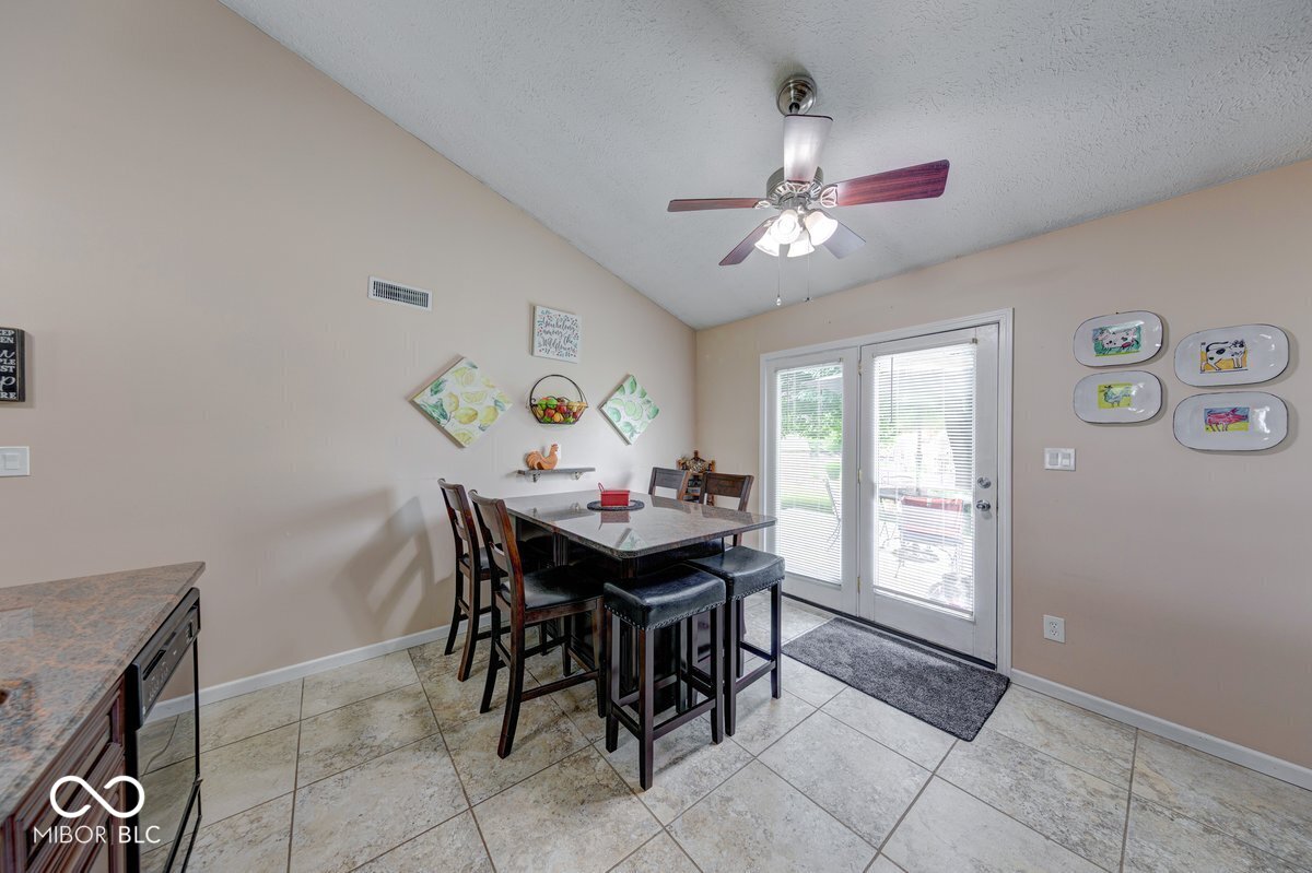 3025 Sable Ridge Lane Greenwood, IN 46142 - Photo 13 of 32 Gallery Image 13