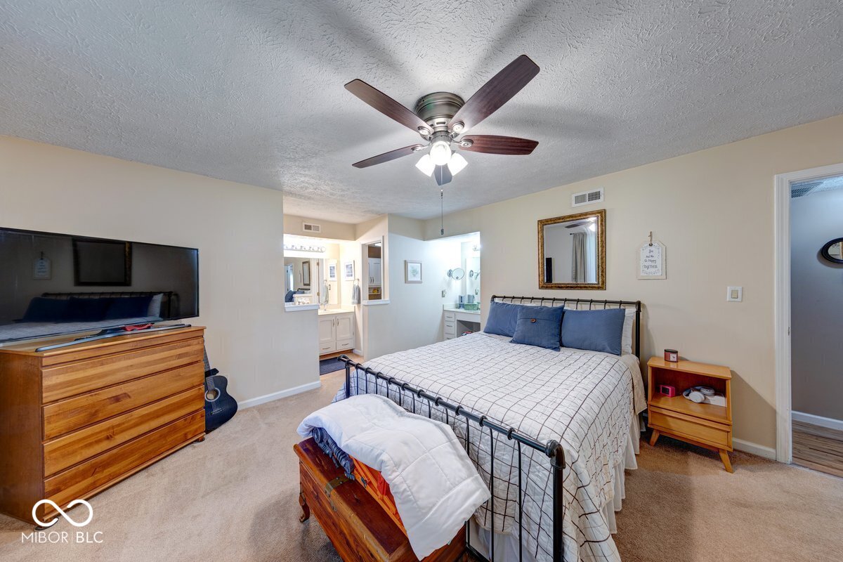 3025 Sable Ridge Lane Greenwood, IN 46142 - Photo 16 of 32 Gallery Image 16