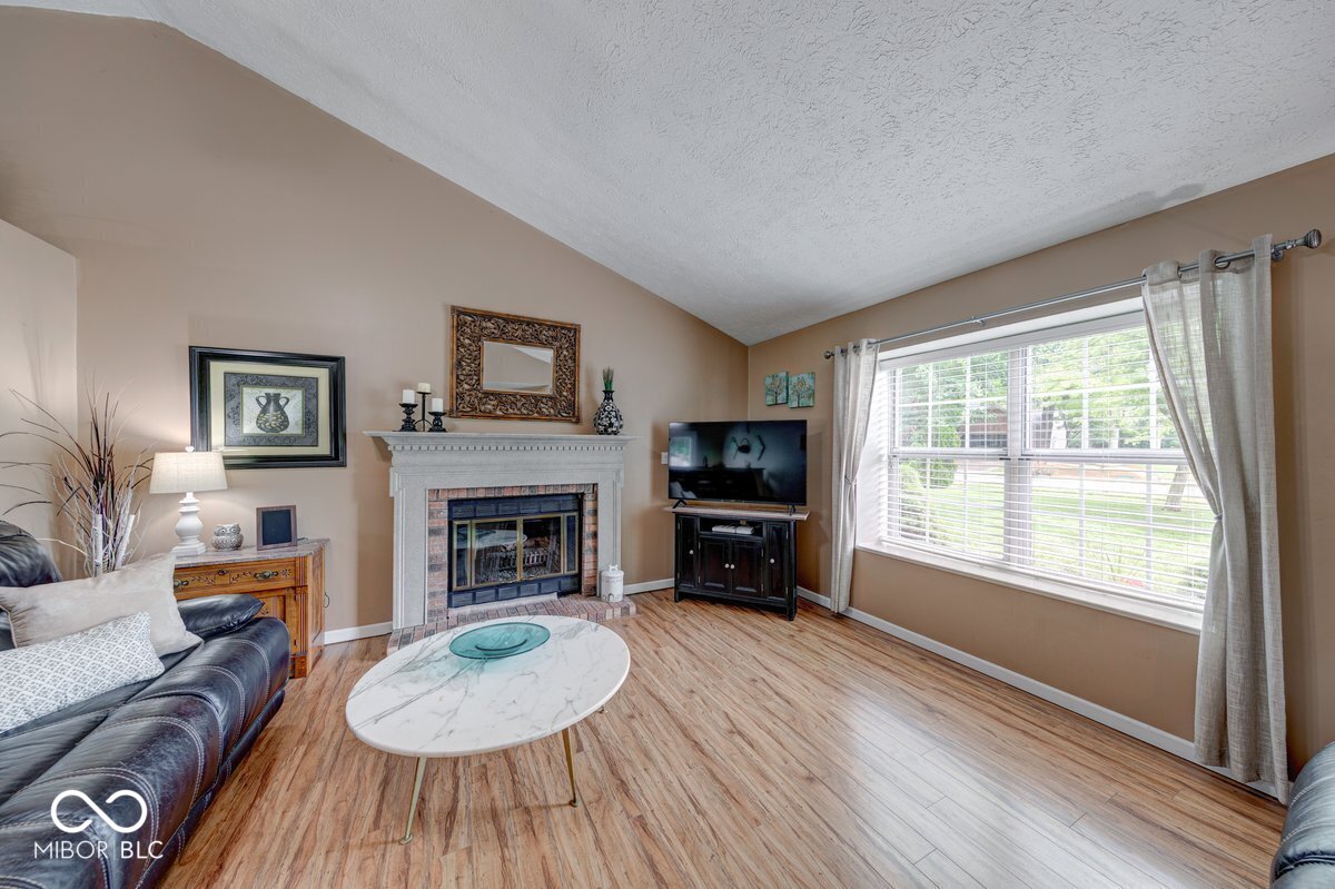 3025 Sable Ridge Lane Greenwood, IN 46142 - Photo 7 of 32 Gallery Image 7