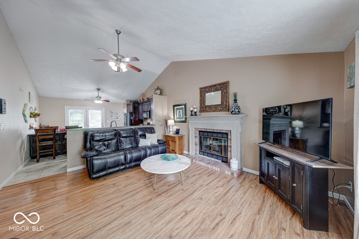 3025 Sable Ridge Lane Greenwood, IN 46142 - Photo 8 of 32 Gallery Image 8