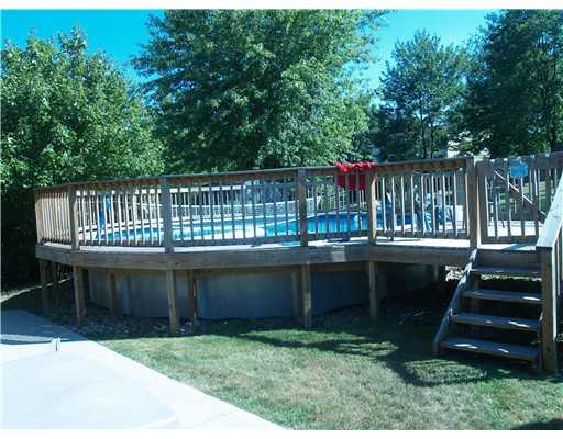 470 Center Grange Road Monaca, PA 15061 - Photo 15 of 18 Swimming Pool/Hot Tub/Sauna.