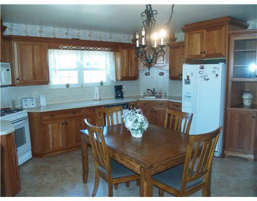 470 Center Grange Road Monaca, PA 15061 - Photo 4 of 18 Kitchen.