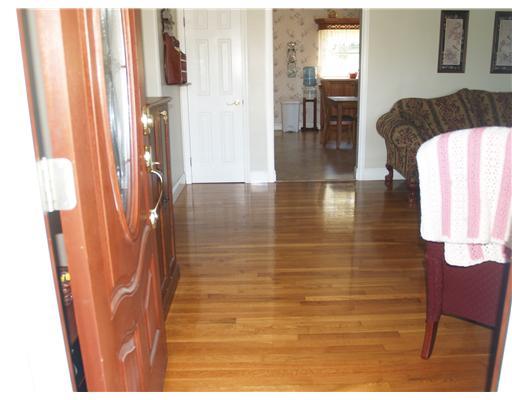 470 Center Grange Road Monaca, PA 15061 - Photo 6 of 18 Living Room.