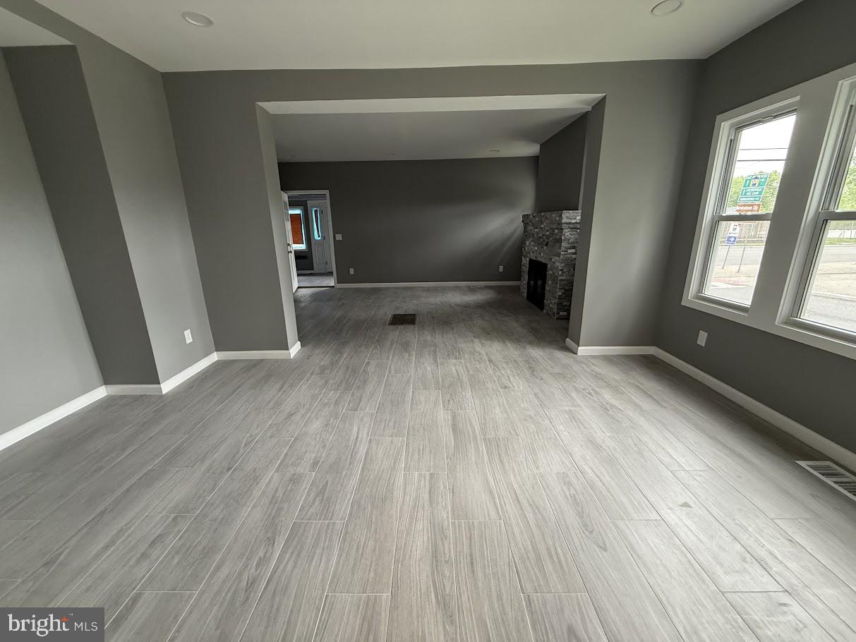 178 Crosswicks Road Bordentown, NJ 08505 - Photo 2 of 23