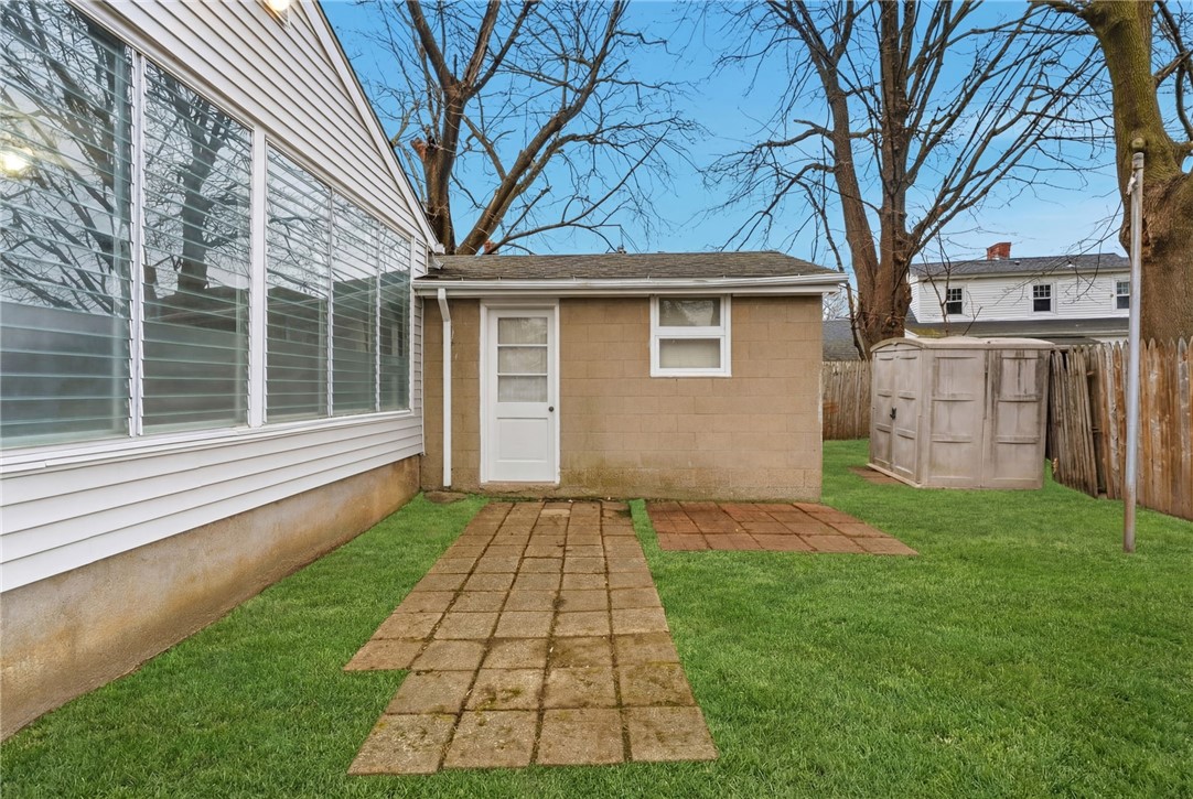 21 Webb Street Providence, RI 02908 - Photo 9 of 38