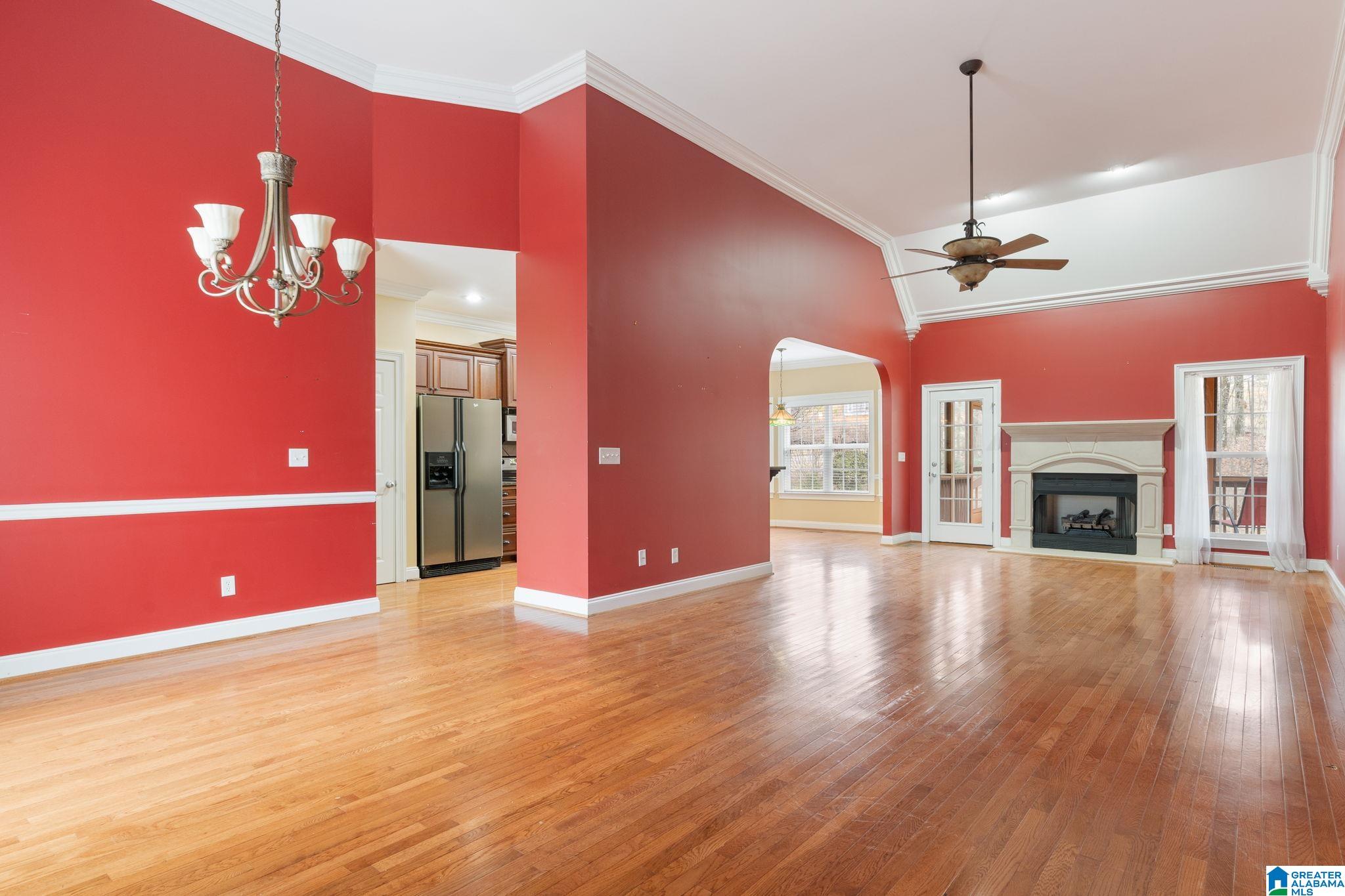 401 Cornwall Drive Alabaster, AL 35114 - Photo 4 of 32