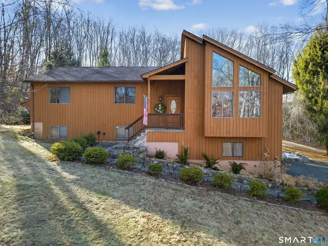 $650,000 | 28 Oakcrest Road, Oxford, CT 06478