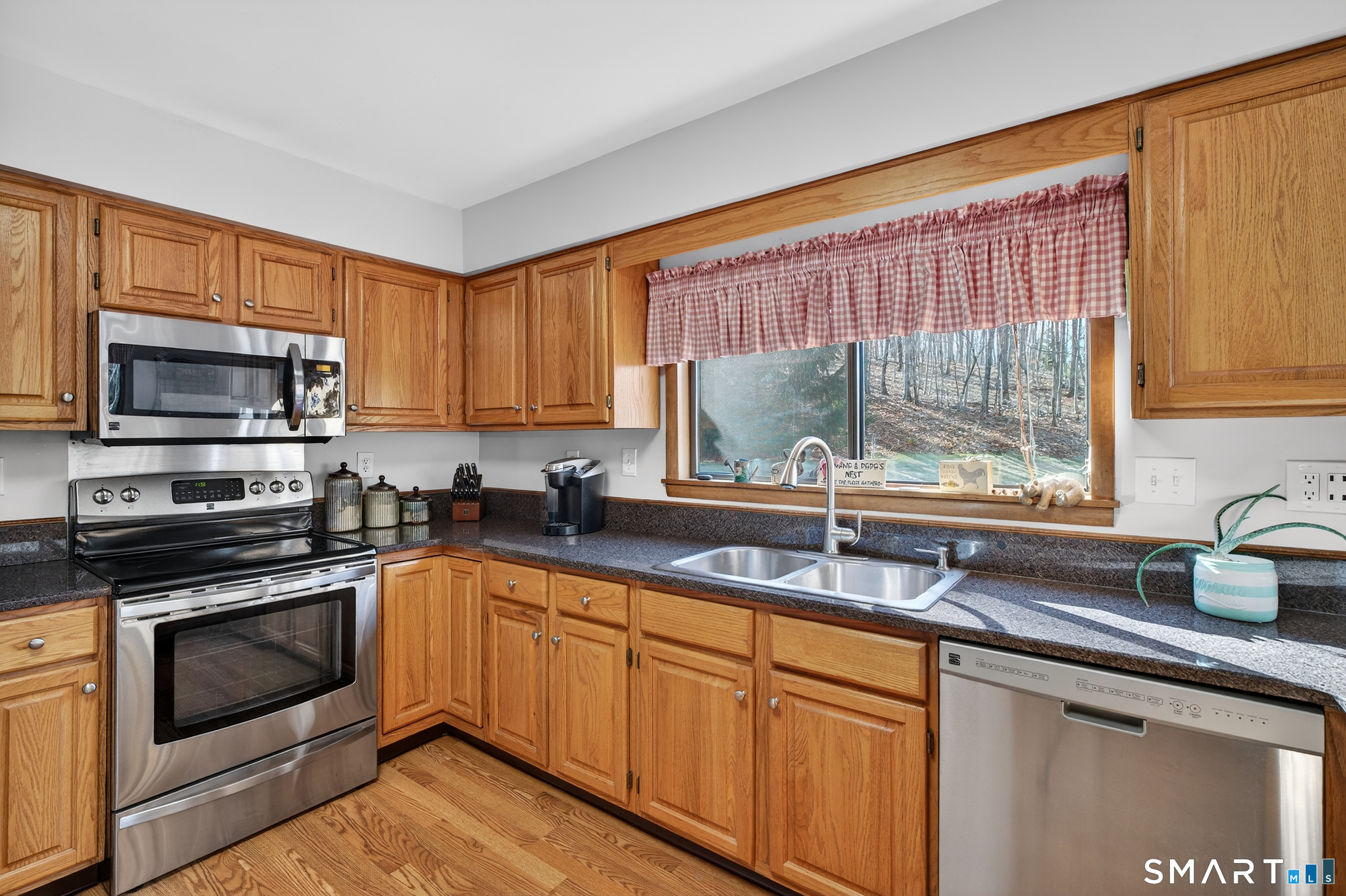 28 Oakcrest Road Oxford, CT 06478 - Photo 17 of 30