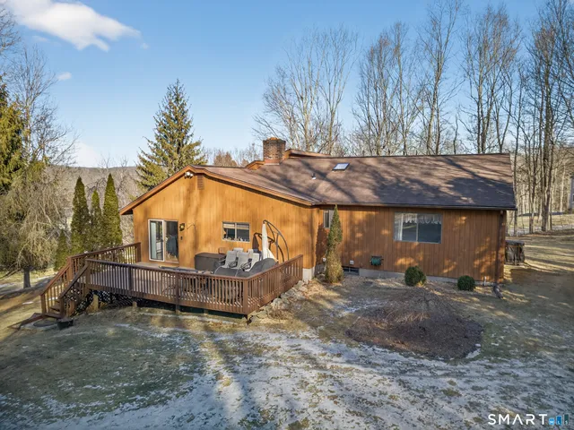 $650,000 | 28 Oakcrest Road, Oxford, CT 06478