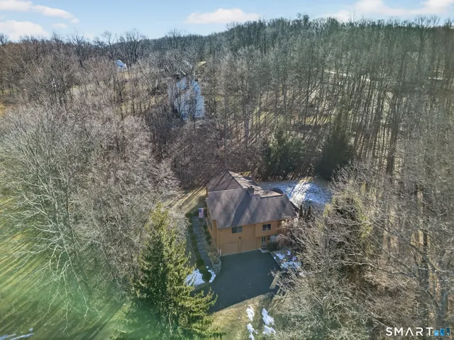 $650,000 | 28 Oakcrest Road, Oxford, CT 06478