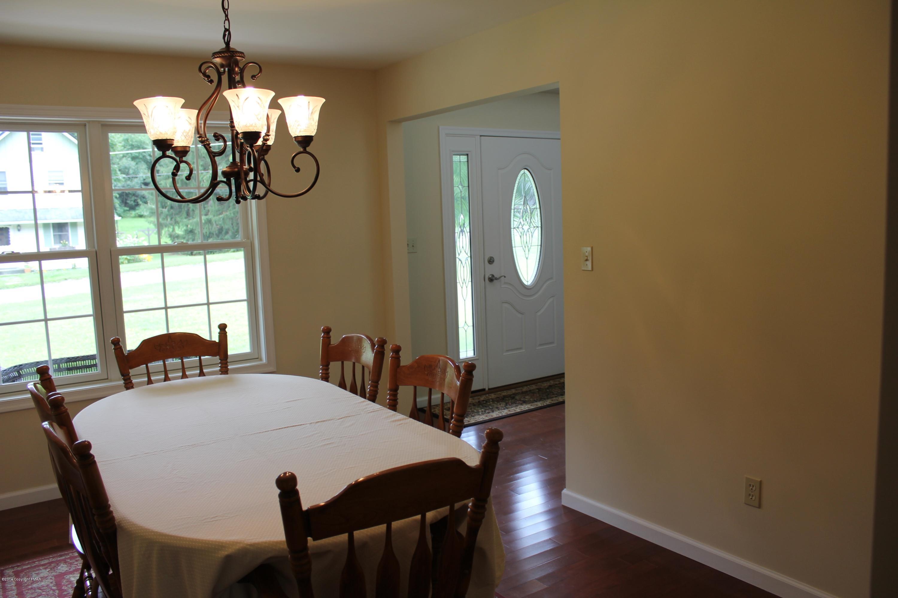 400 Evergreen Road Lehighton, PA 18235 - Photo 27 of 42 Dining room