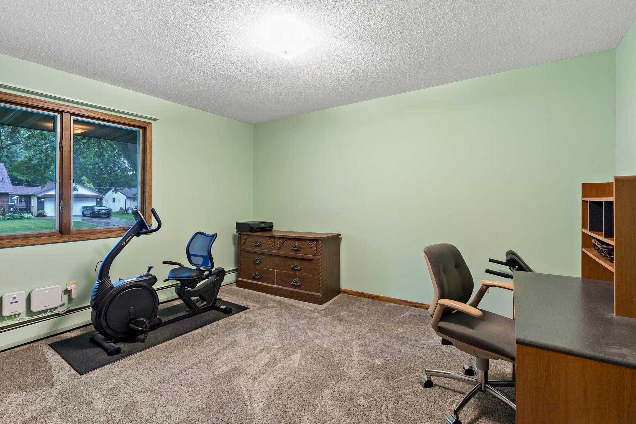 2217 Ripley Avenue Maplewood, MN 55109 - Photo 31 of 48