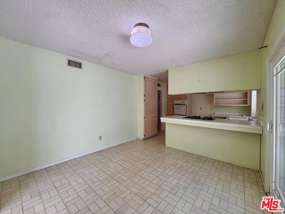 26026 Adamor Road Calabasas, CA 91302 - Photo 13 of 42 Gallery Image 13