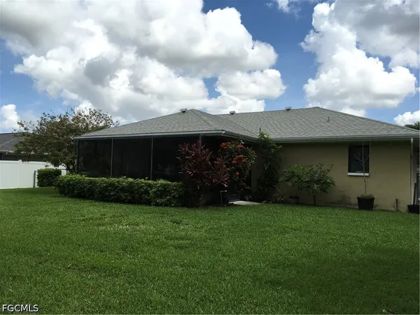 $329,000 | 1202 Southeast 21st Lane, Cape Coral, FL 33990
