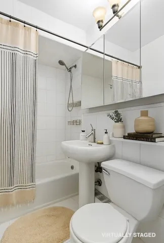 $585,000 | 301 East 22nd Street, Unit 8R | Gramercy