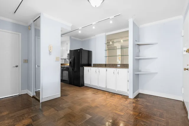 $585,000 | 301 East 22nd Street, Unit 8R | Gramercy