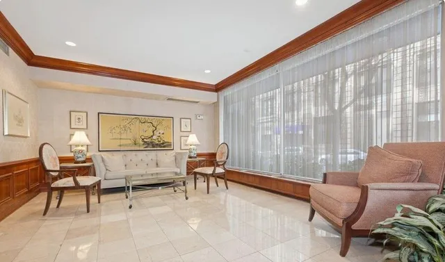 $585,000 | 301 East 22nd Street, Unit 8R | Gramercy